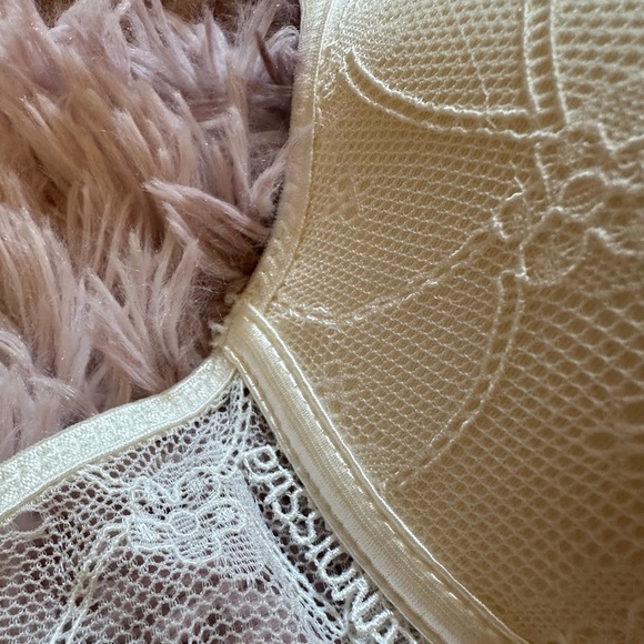 NWOT Passionata White Lace Bra 32C Wedding White Bride Bra Ladies Intimates - Picture 7 of 11